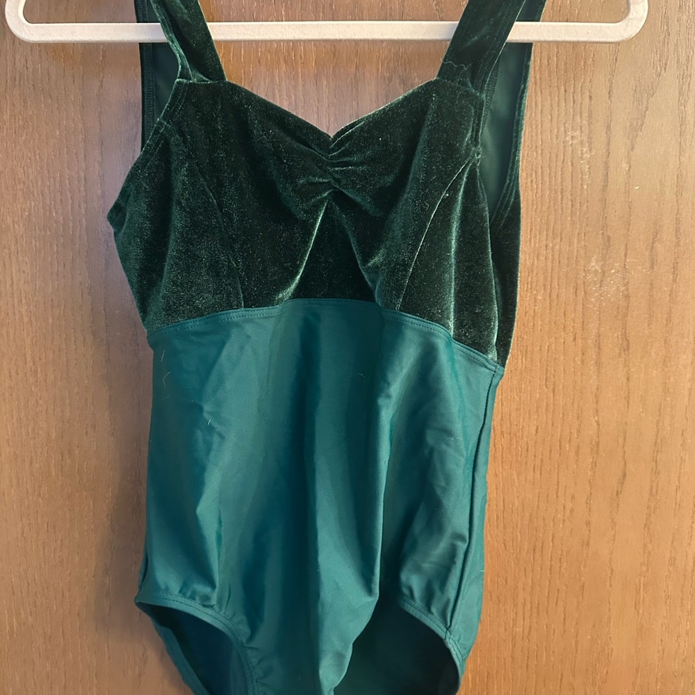 Suffolk Green Velvet Tank AL